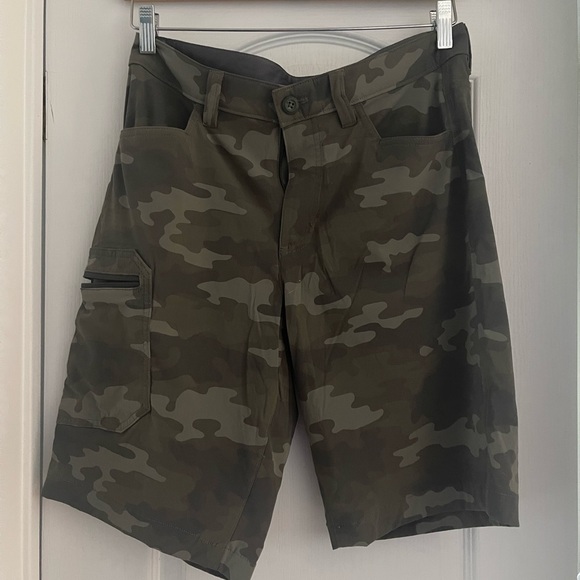 Eddie Bauer Camouflage Shorts - Picture 4 of 4
